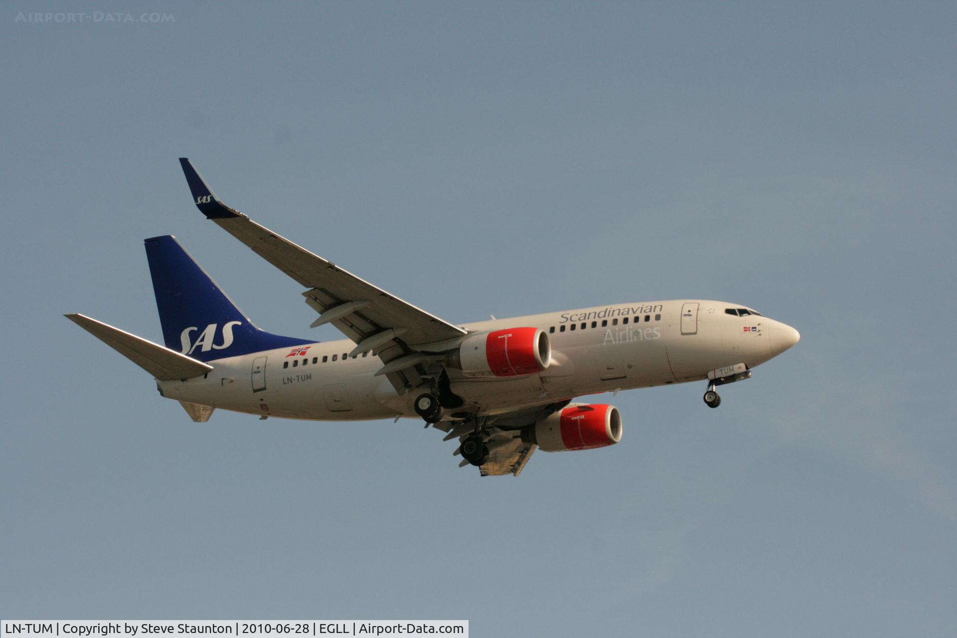 LN-TUM, 2002 Boeing 737-705 C/N 29098, Taken at Heathrow Airport, June 2010
