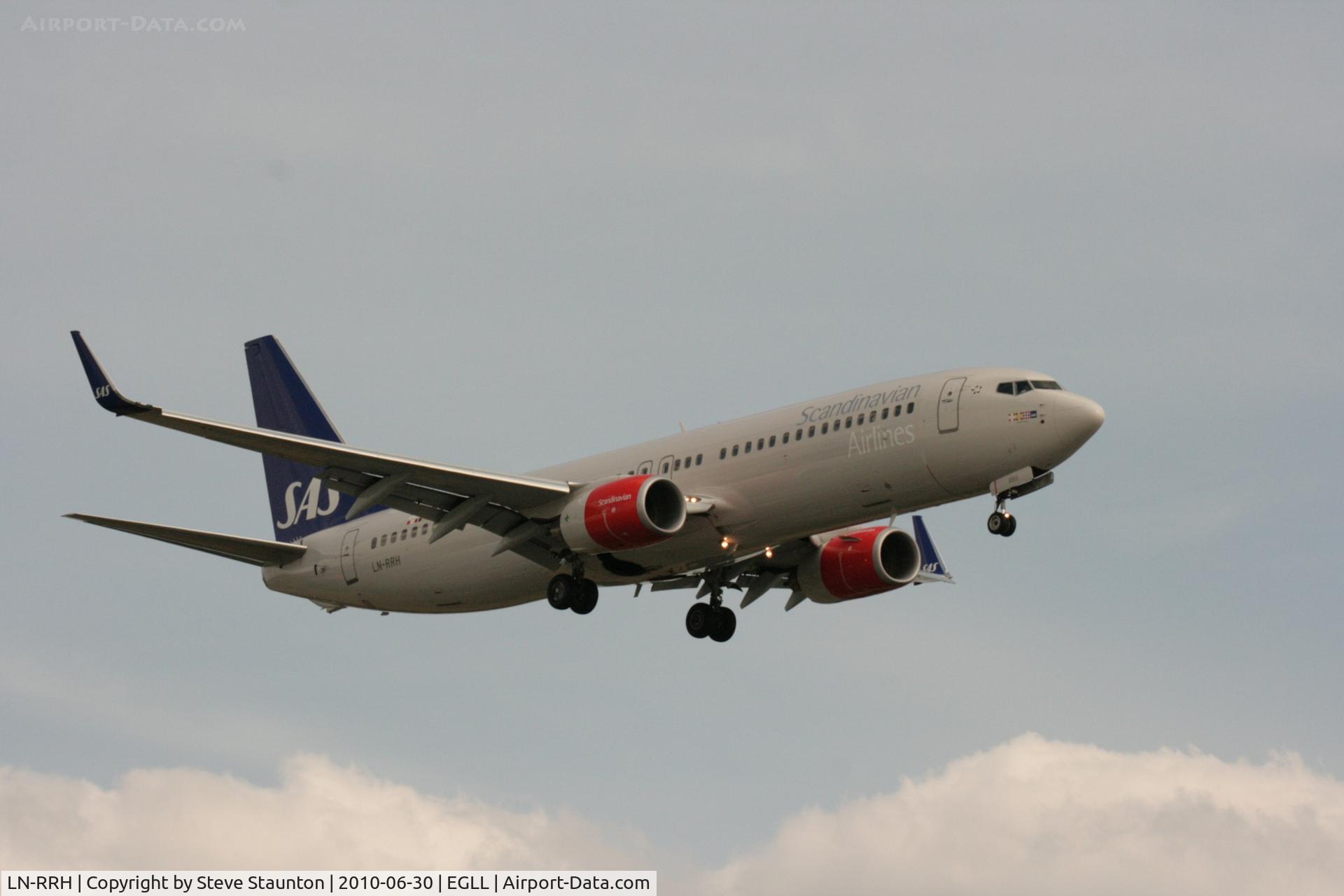 LN-RRH, 2009 Boeing 737-883 C/N 34546, Taken at Heathrow Airport, June 2010