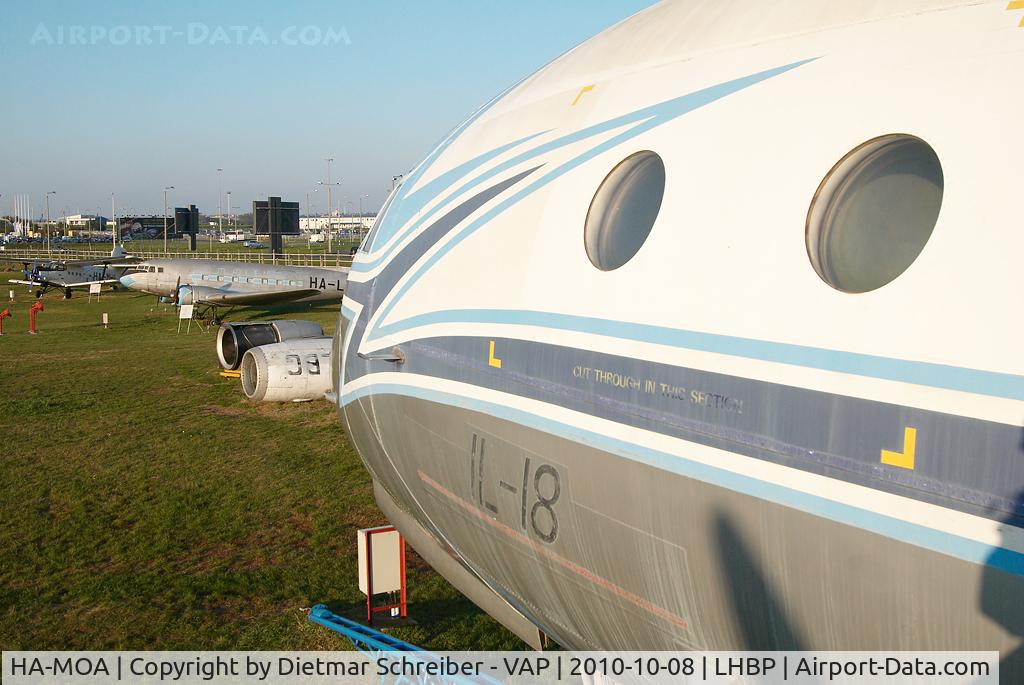 HA-MOA, 1960 Ilyushin IL-18V C/N 180001903, Malev Iljuschin 18