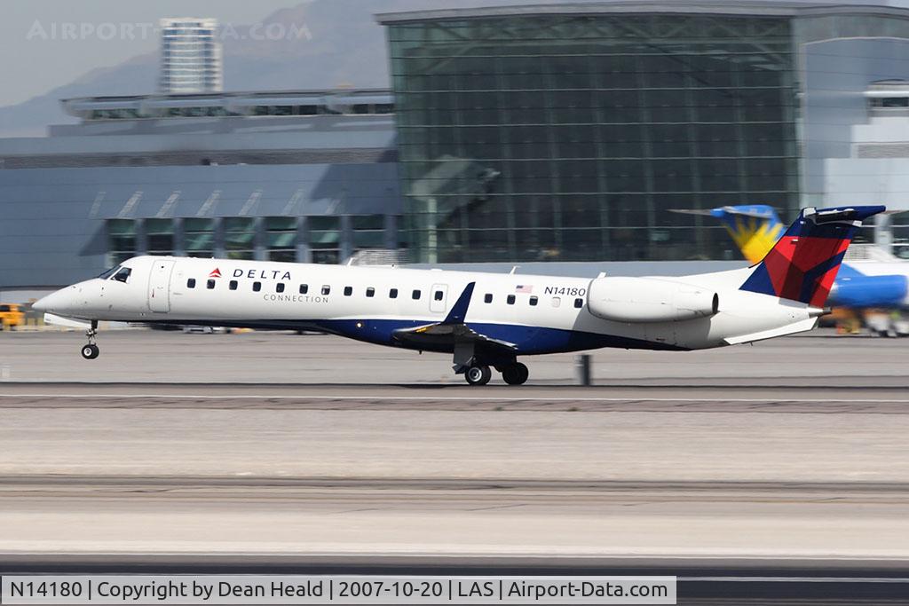N14180, 2005 Embraer ERJ-145XR (EMB-145XR) C/N 14500900, Delta Connection (ExpressJet Airlines) N14180 (FLT BTA7663) departing RWY 25R en route to Los Angeles Int'l (KLAX).