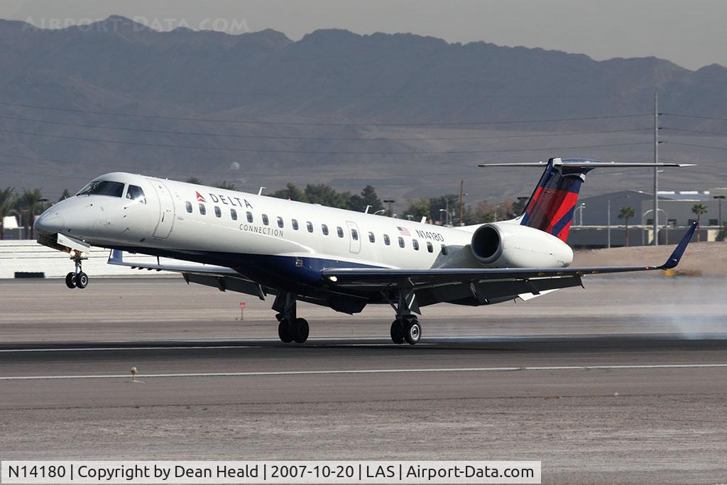 N14180, 2005 Embraer ERJ-145XR (EMB-145XR) C/N 14500900, Delta Connection (ExpressJet Airlines) N14180 (FLT BTA7682) from Los Angeles Int'l (KLAX) landing RWY 25L.