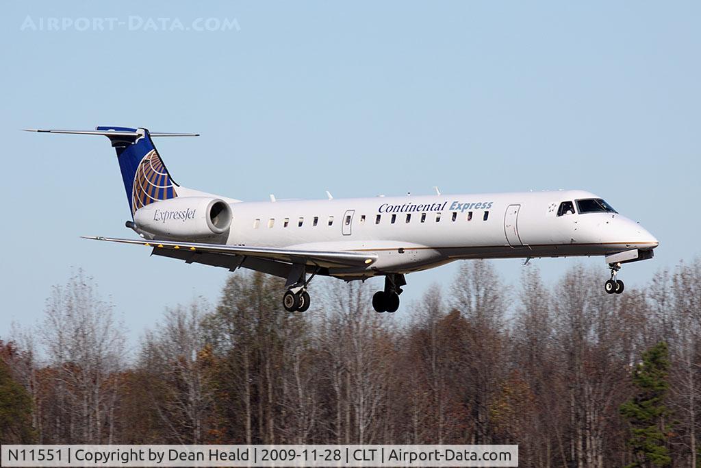 N11551, 2002 Embraer ERJ-145LR (EMB-145LR) C/N 145411, Continental Express (ExpressJet Airlines) N11551 (FLT BTA2986) from Houston Bush Intercontinental Airport (KIAH) arriving to RWY 18C.