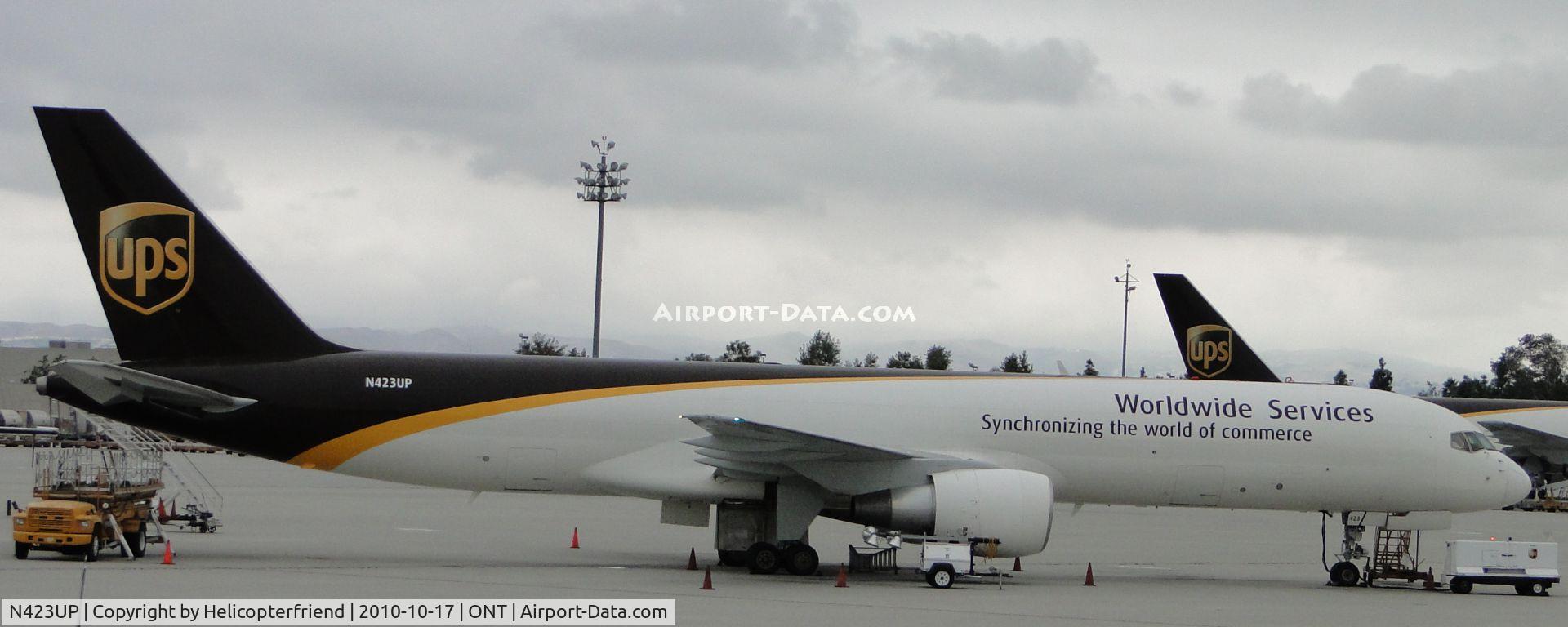 N423UP, 1991 Boeing 757-24APF C/N 25325, Appeared to be running up in the UPS lot