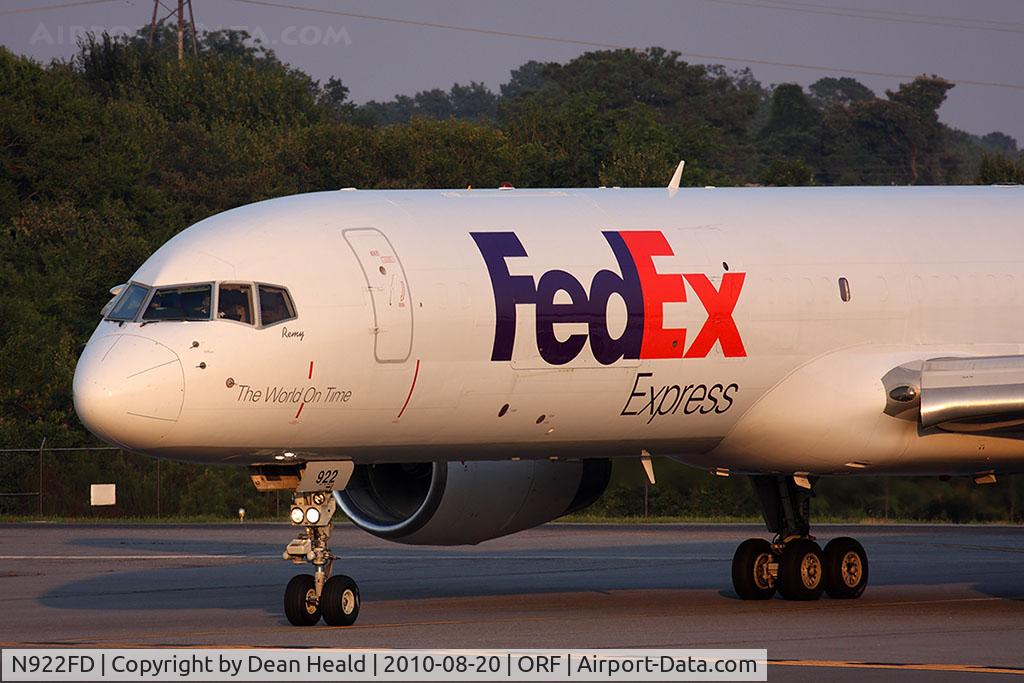 N922FD, 1989 Boeing 757-23A C/N 24293, FedEx N922FD 'Remy' (FLT FDX307) exiting RWY 5 at Taxiway Echo after arrival from Memphis Int'l (KMEM).
