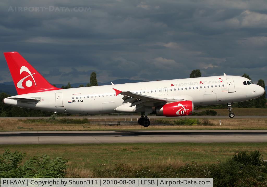 PH-AAY, 1995 Airbus A320-232 C/N 527, Landing rwy 16