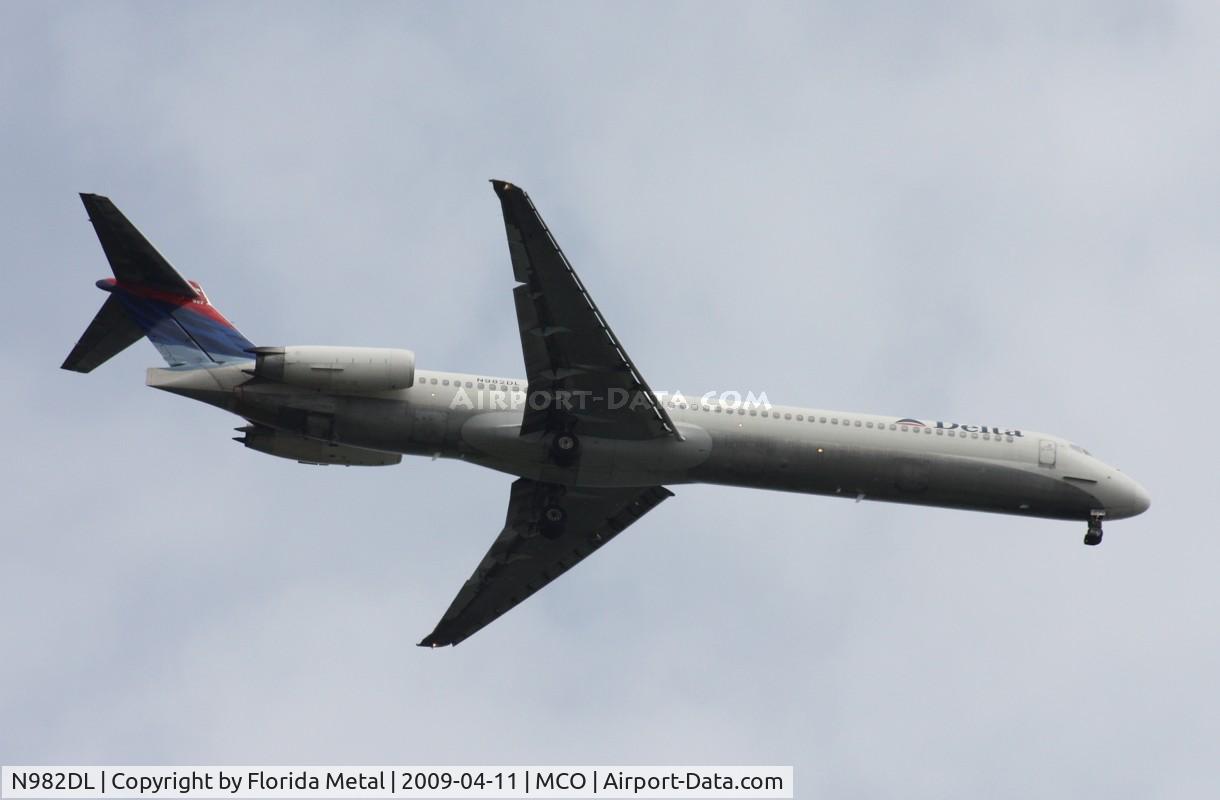 N982DL, 1991 McDonnell Douglas MD-88 C/N 53273, Delta MD-88