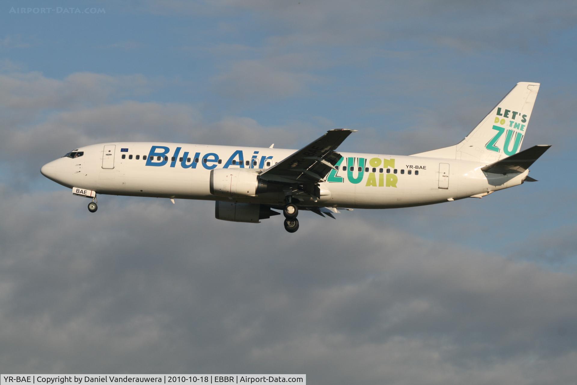 YR-BAE, 1997 Boeing 737-46N C/N 28723, Flight OB123 is descending to RWY 25L