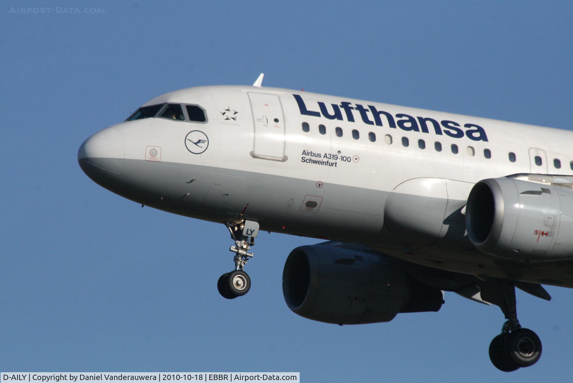 D-AILY, 1998 Airbus A319-114 C/N 875, Arrival of flight LH4602 to RWY 25L