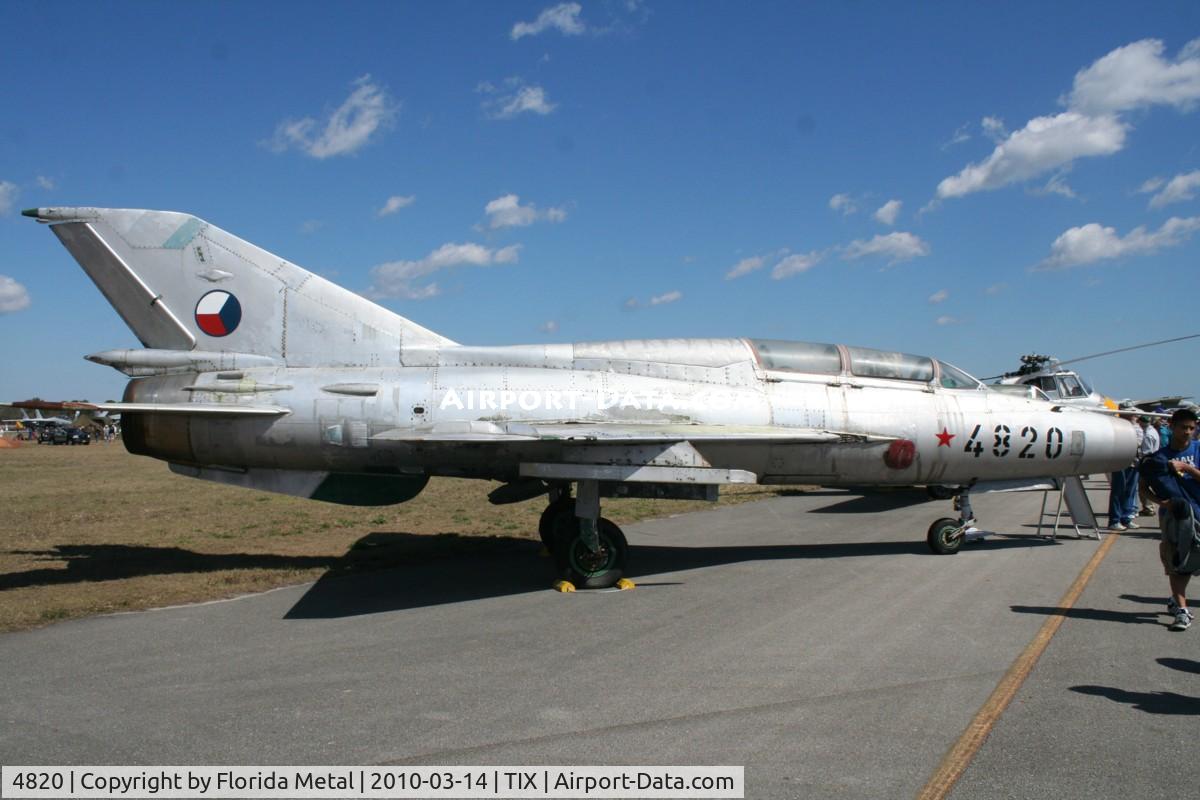4820, Mikoyan-Gurevich MiG-21U C/N Y1001, Mig-21