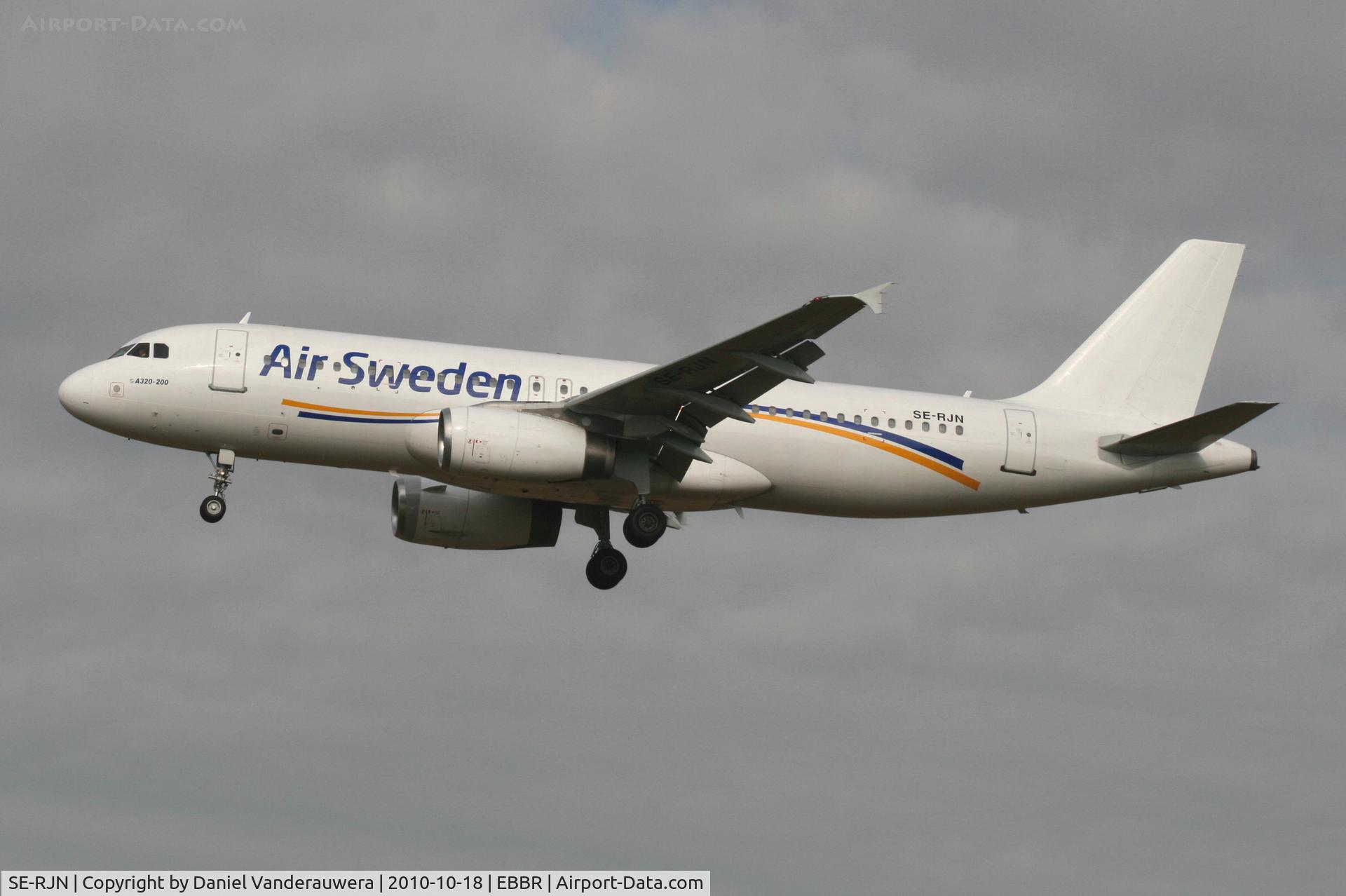 SE-RJN, 1991 Airbus A320-231 C/N 169, Arrival of flight FHE6912 to RWY 25L
