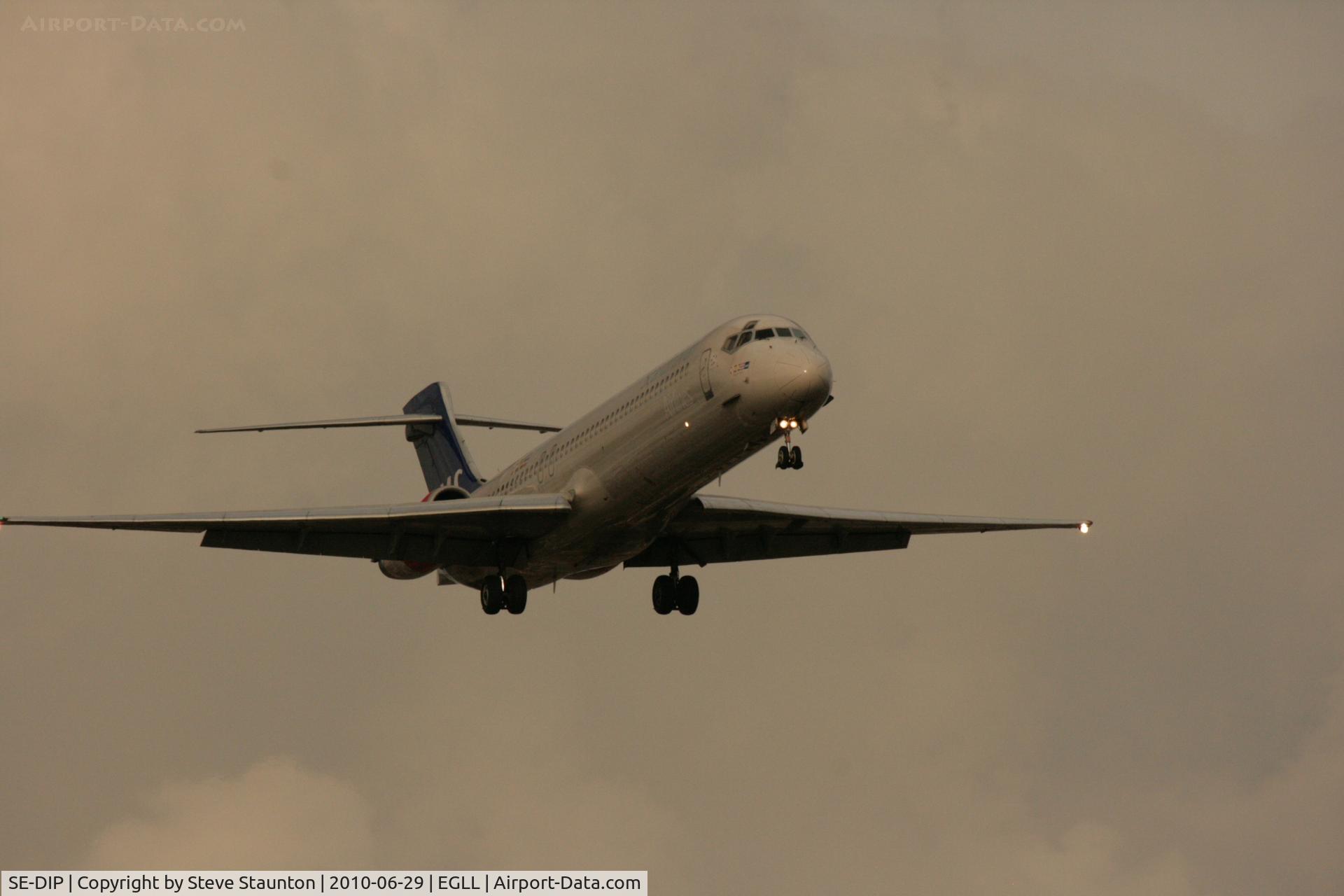 SE-DIP, 1991 McDonnell Douglas MD-87 (DC-9-87) C/N 53010, Taken at Heathrow Airport, June 2010