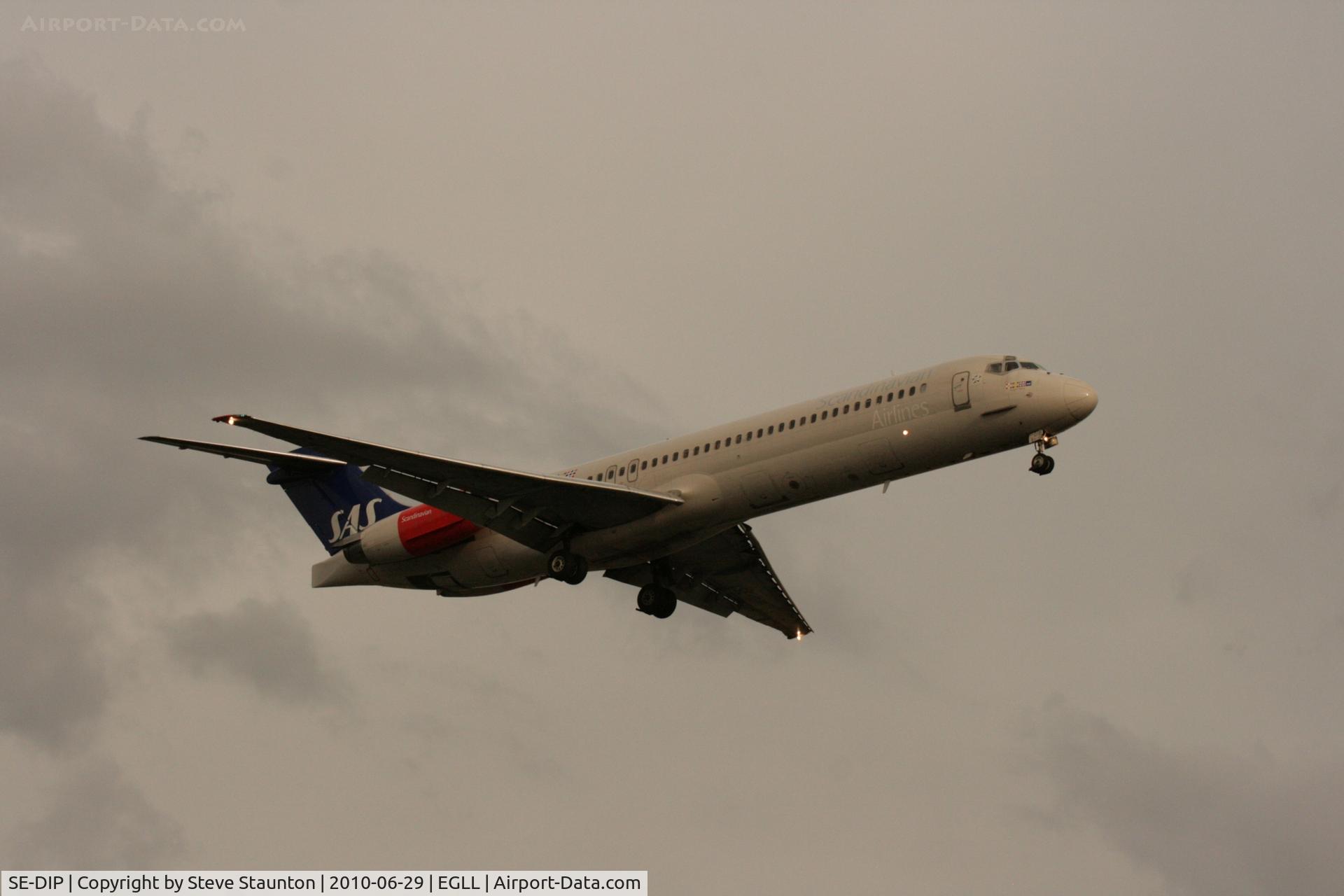 SE-DIP, 1991 McDonnell Douglas MD-87 (DC-9-87) C/N 53010, Taken at Heathrow Airport, June 2010