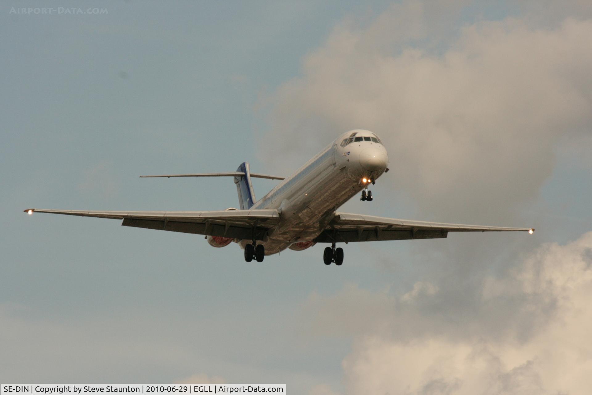 SE-DIN, 1990 McDonnell Douglas MD-82 (DC-9-82) C/N 49999, Taken at Heathrow Airport, June 2010