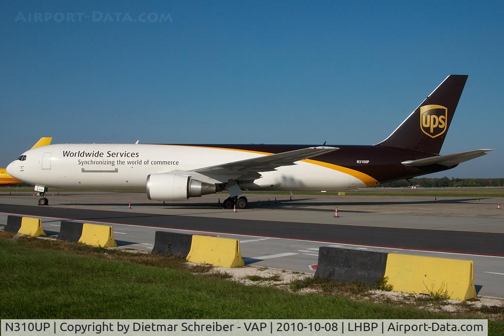 N310UP, 1996 Boeing 767-34AF C/N 27762, UPS B767-300