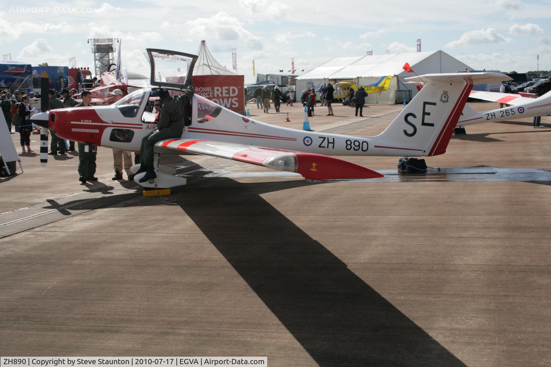 ZH890, Grob G-109B Vigilant T1 C/N 6578, Taken at the Royal International Air Tattoo 2010