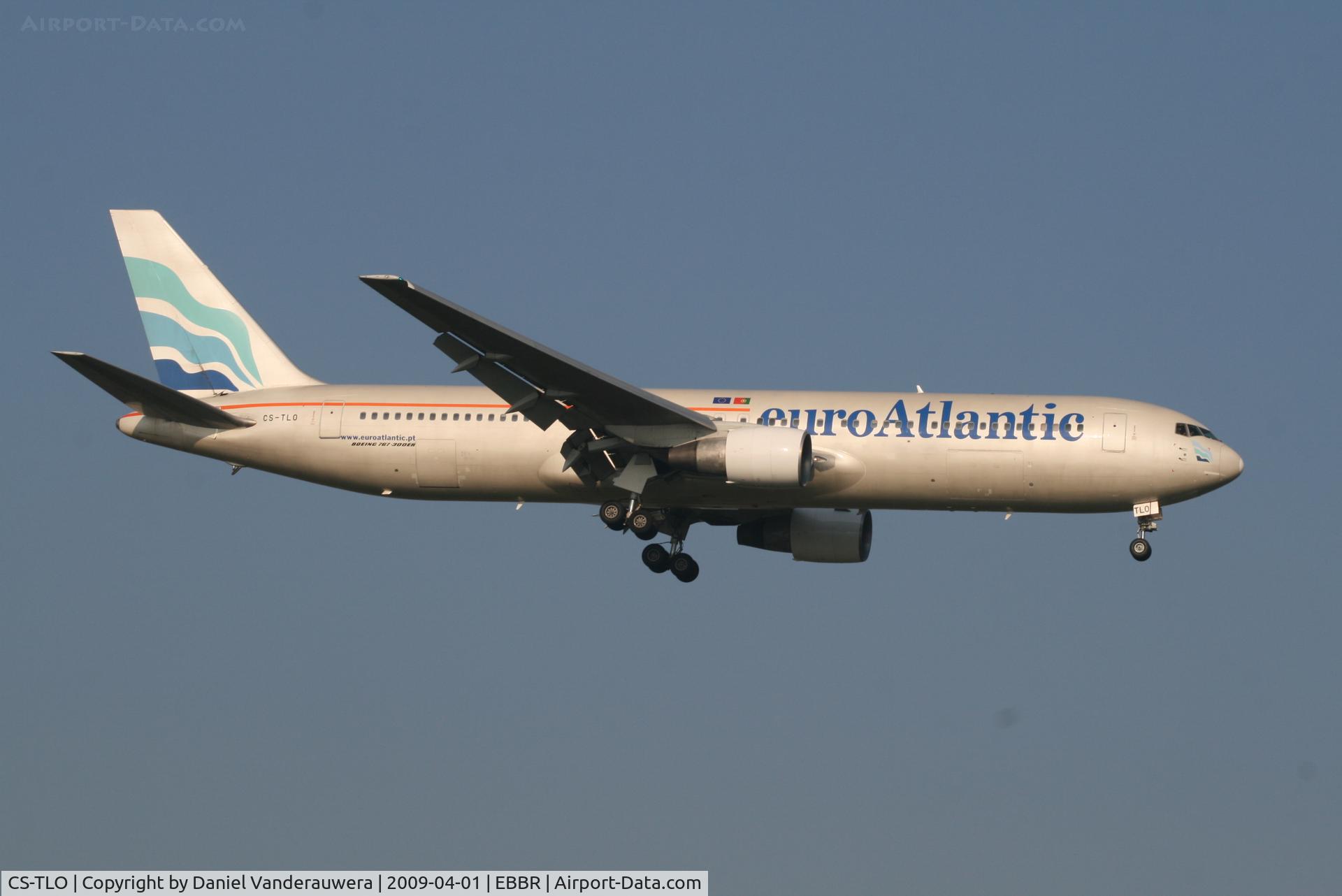 CS-TLO, 1989 Boeing 767-383/ER C/N 24318, Descending to RWY 02