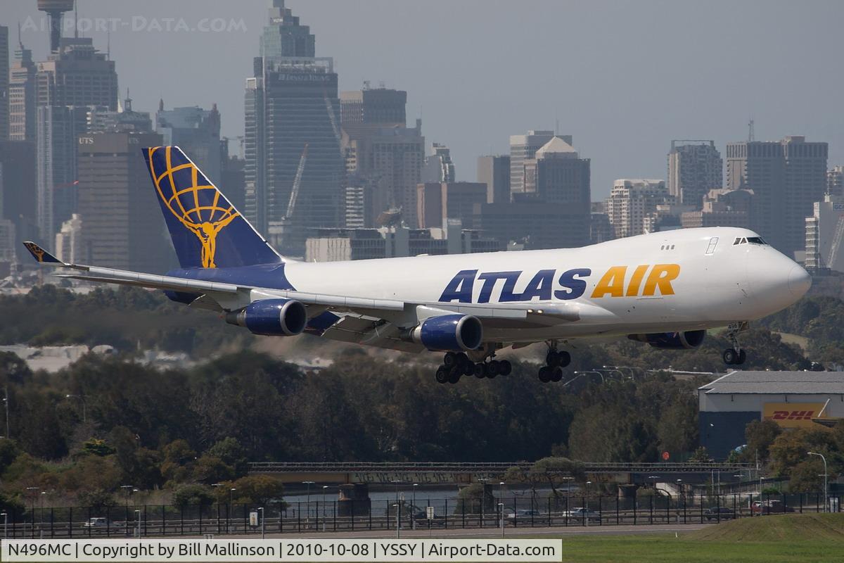 N496MC, 1999 Boeing 747-47UF C/N 29257, Coming in heavy
