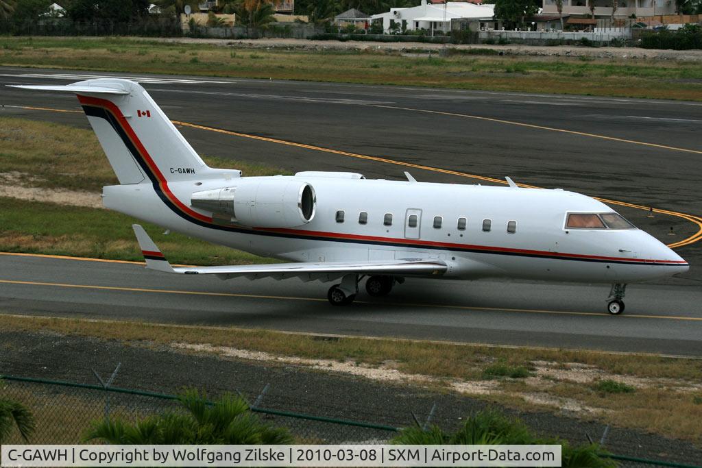 C-GAWH, 2003 Bombardier Challenger 604 (CL-600-2B16) C/N 5557, visitor
