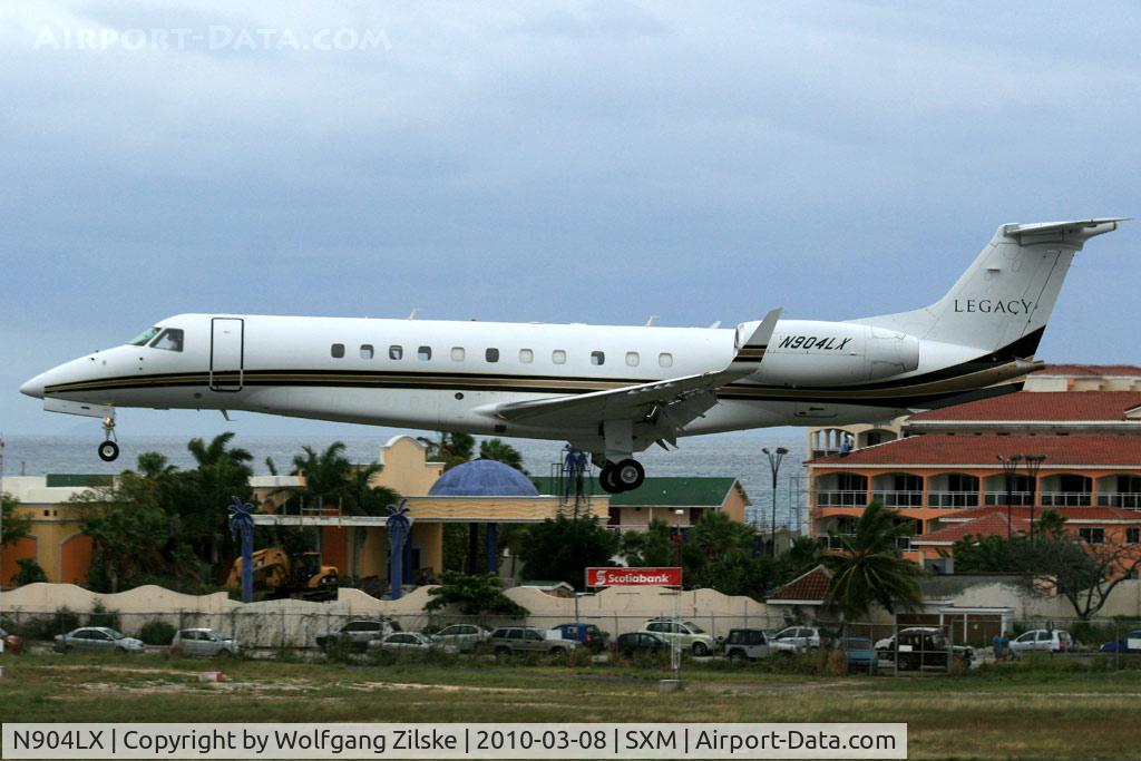 N904LX, 2004 Embraer EMB-135BJ Legacy C/N 145780, visitor