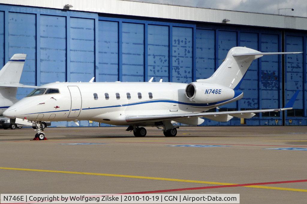 N746E, 2008 Bombardier Challenger 300 (BD-100-1A10) C/N 20207, visitor
