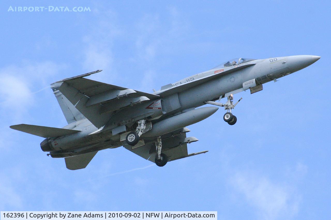 162396, McDonnell Douglas F/A-18A Hornet C/N 0220, Landing at NASJRB Fort Worth