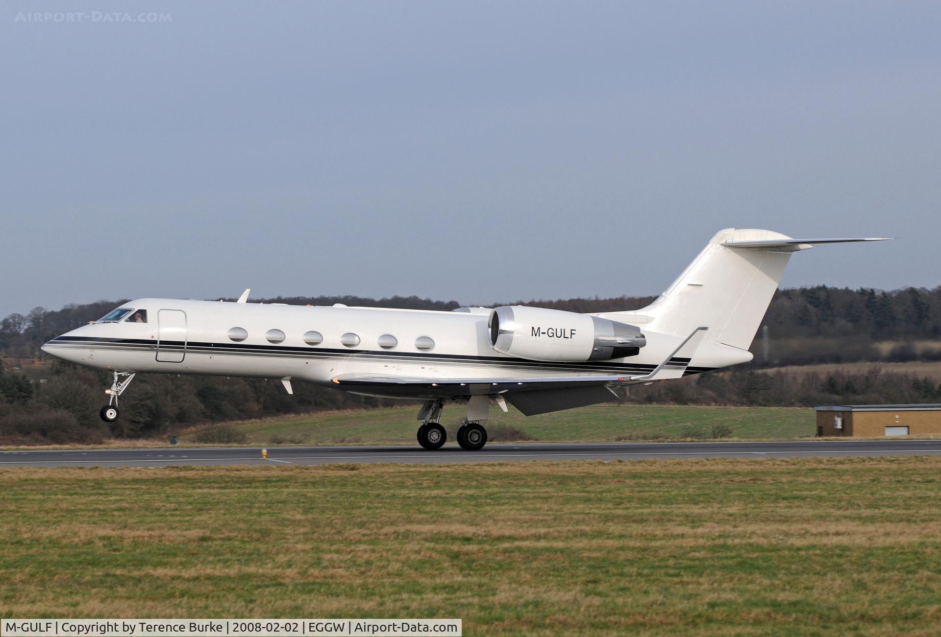 M-GULF, 1988 Gulfstream Aerospace G-IV C/N 1082, Landing at Luton Airport