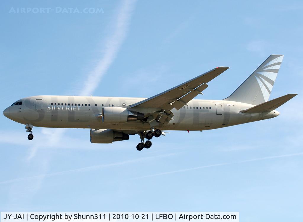 JY-JAI, 1990 Boeing 767-204/ER C/N 24736, Landing rwy 32L... Operating a Syrianair flight...