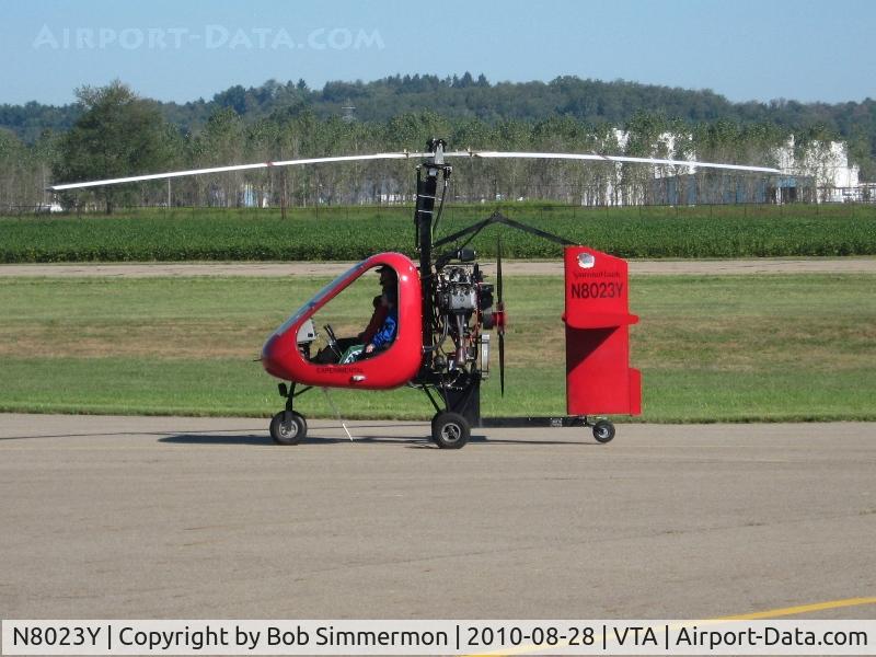 N8023Y, 2004 American Autogyros Sparrowhawk C/N SH2003003K, Taking Young Eagle rides at the Newark, Ohio breakfast fly-in.