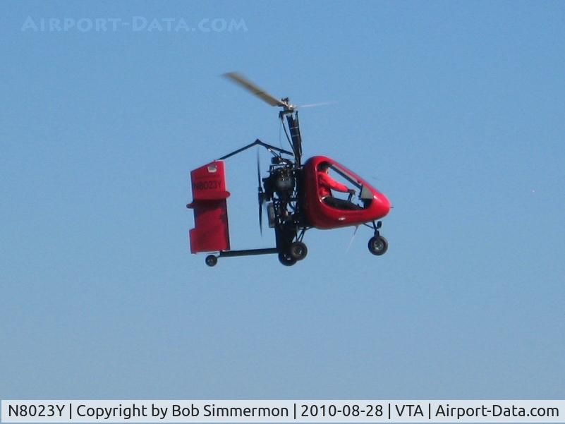 N8023Y, 2004 American Autogyros Sparrowhawk C/N SH2003003K, Taking Young Eagle rides at the Newark, Ohio breakfast fly-in.