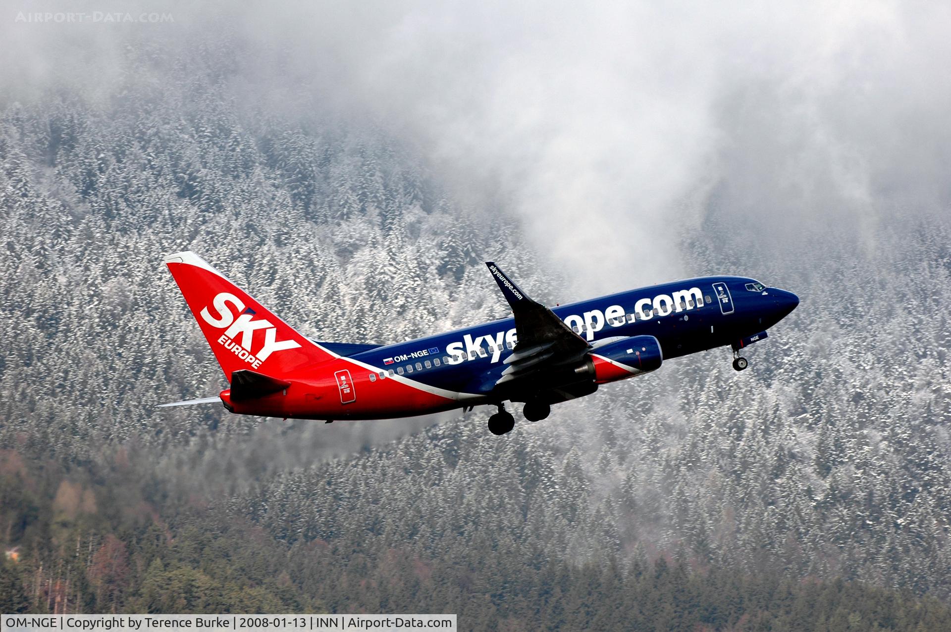 OM-NGE, 2006 Boeing 737-76N C/N 32676, Take off at Innsbruck.