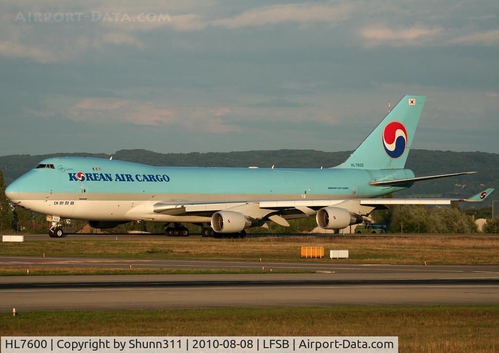 HL7600, 2004 Boeing 747-4B5F/SCD C/N 33945, Taxiing holding point rwy 16 for departure...