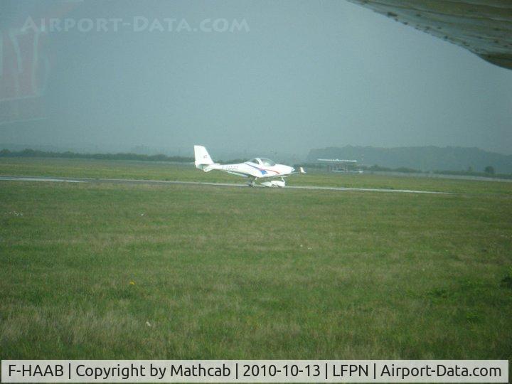 F-HAAB, Aquila A210 (AT01) C/N AT01-132, Aquila clear to take off in Toussus