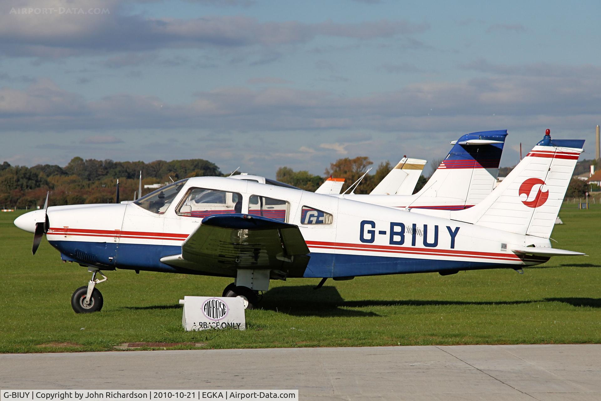 G-BIUY, 1981 Piper PA-28-181 Cherokee Archer II C/N 28-8190133, Sunny day at Shoreham