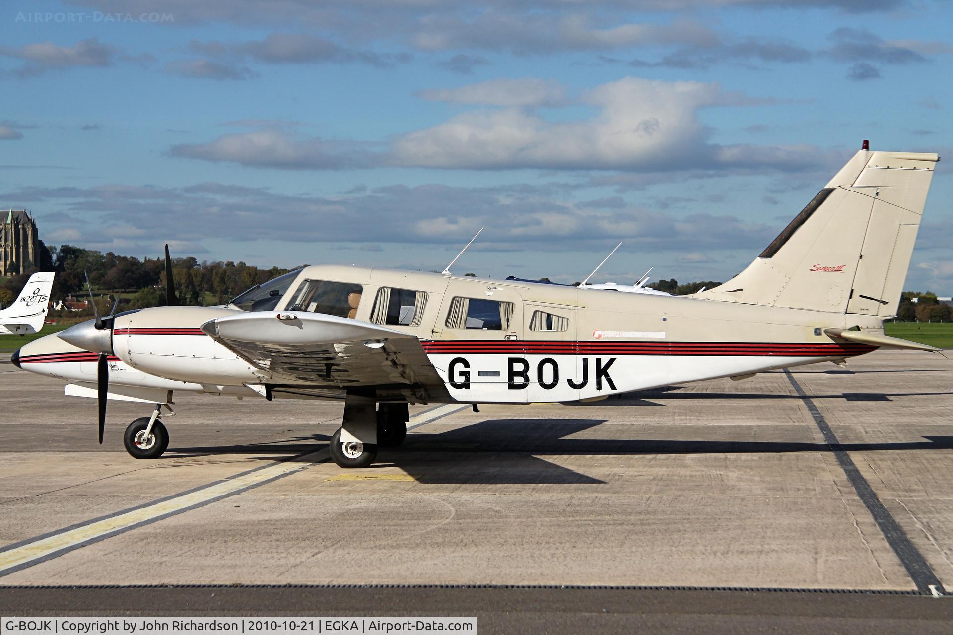 G-BOJK, 1986 Piper PA-34-220T Seneca III C/N 34-33020, Sunny day at Shoreham