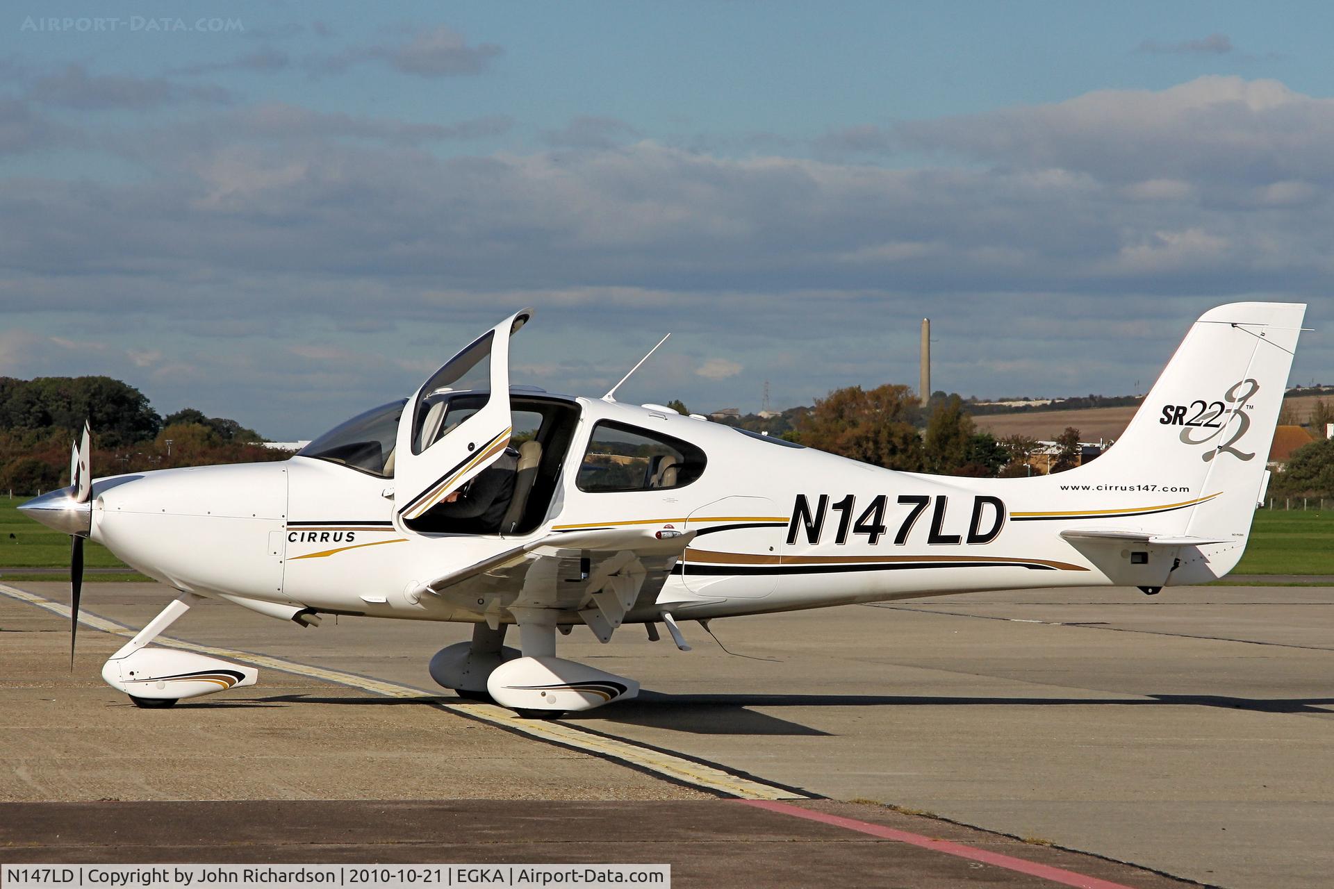 N147LD, 2004 Cirrus SR22 G2 C/N 0937, Sunny day at Shoreham