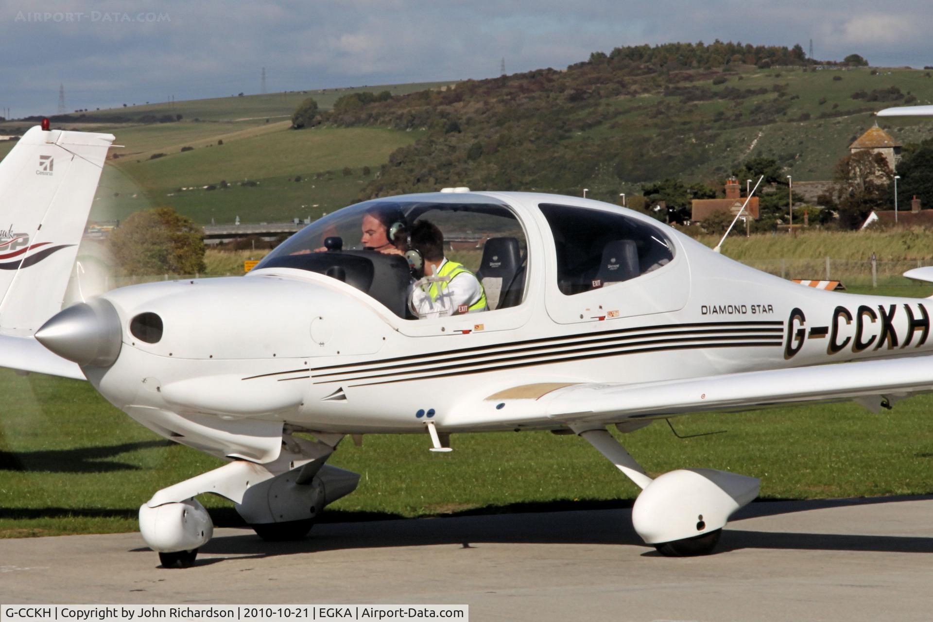 G-CCKH, 2003 Diamond DA-40D Diamond Star C/N D4.039, Sunny day at Shoreham