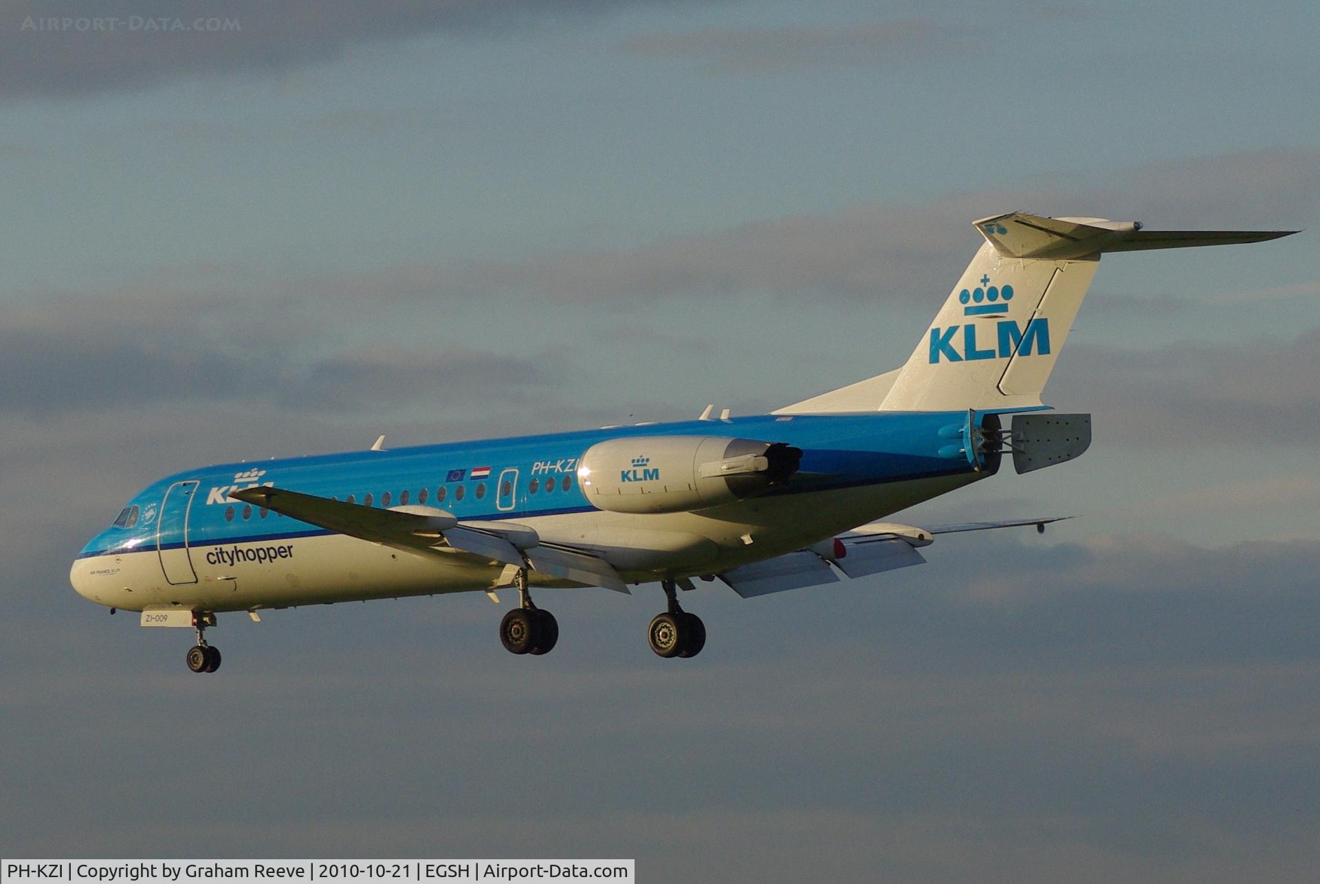PH-KZI, 1997 Fokker 70 (F-28-0070) C/N 11579, Landing late in the afternoon.