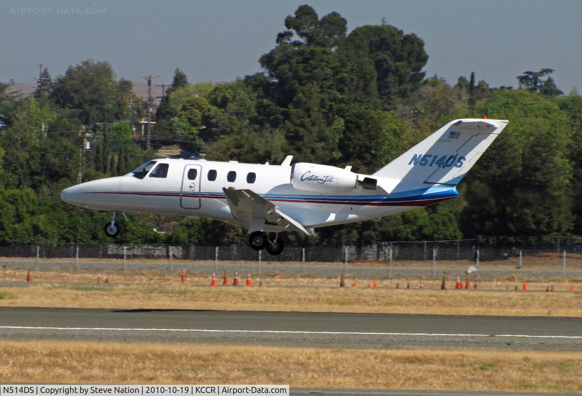 N514DS, 1998 Cessna 525 CitationJet C/N 525-0255, DS Aviation (Addison, TX) 1998 Cessna 525landing on RWY 32R @ Buchanan Field after flight from KSOW (Show Low Regional Aiurport, AZ)