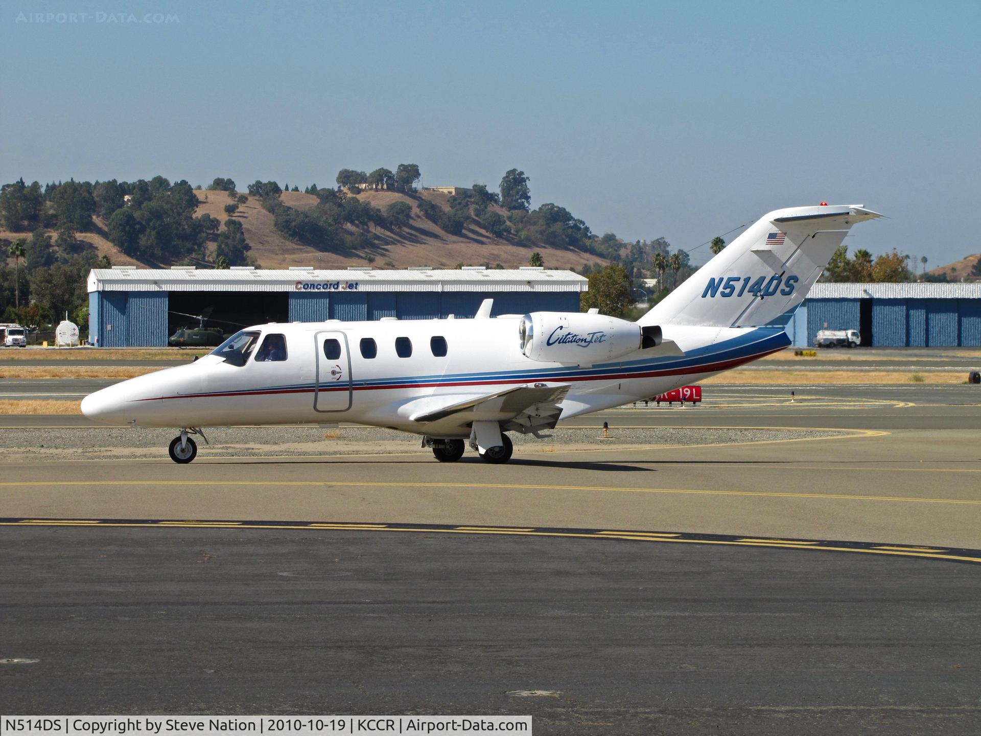 N514DS, 1998 Cessna 525 CitationJet C/N 525-0255, DS Aviation (Addison, TX) 1998 Cessna 525 taxiing to PSA ramp after flight from KSOW (Show Low Regional Aiurport, AZ)
