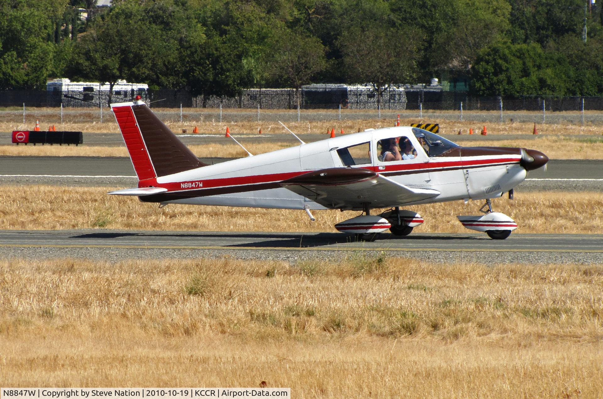N8847W, 1964 Piper PA-28-235 C/N 28-10398, 1964 PA-28-235 taxis to East Ramp at Buchanan Field home base