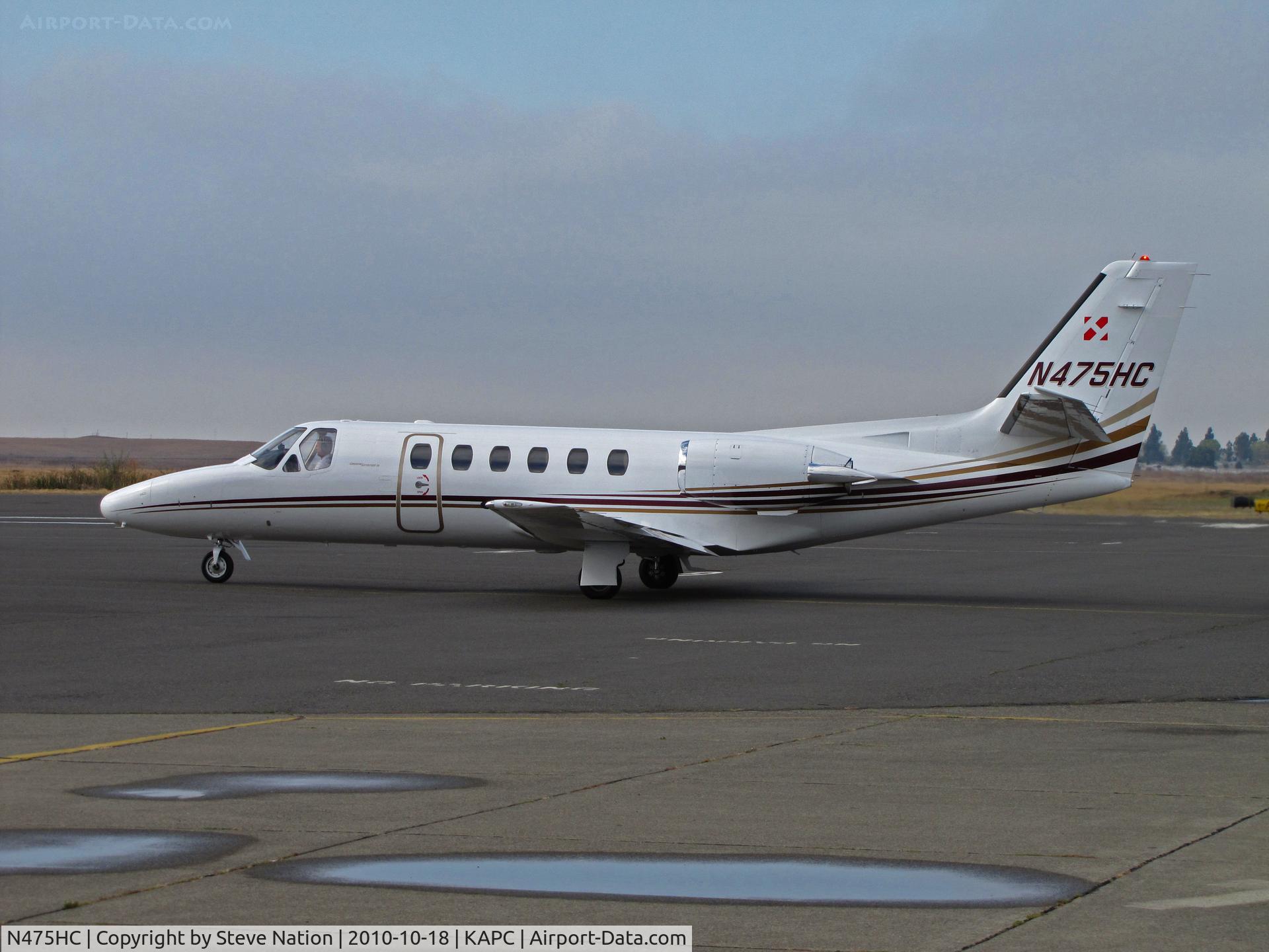 N475HC, 1983 Cessna 550 Citation II C/N 550-0475, Potomac Street Partners (Centennial, CO) 1983 Cessna 550 turning onto Napa bizjet ramp on arrival from KAPA (Centennial Airport, Denver, CO) - note evidence of rare October rainstorm