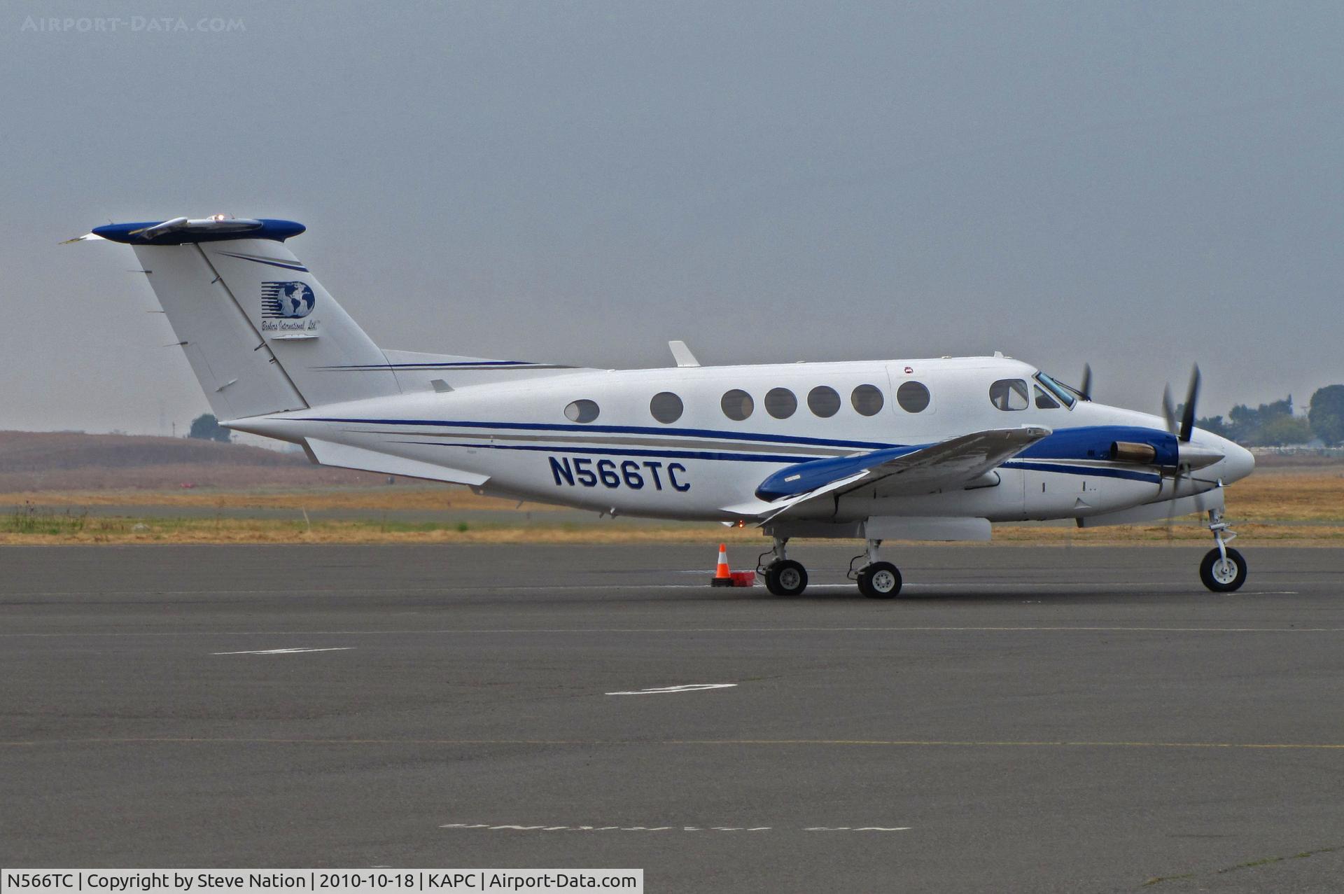 N566TC, 1983 Beech B200 Super King Air King Air C/N BB-1145, Brokers International (Panora, IA) 1993 King Air B200 taxis out for flight to KSDA (Scottsdale, AZ)