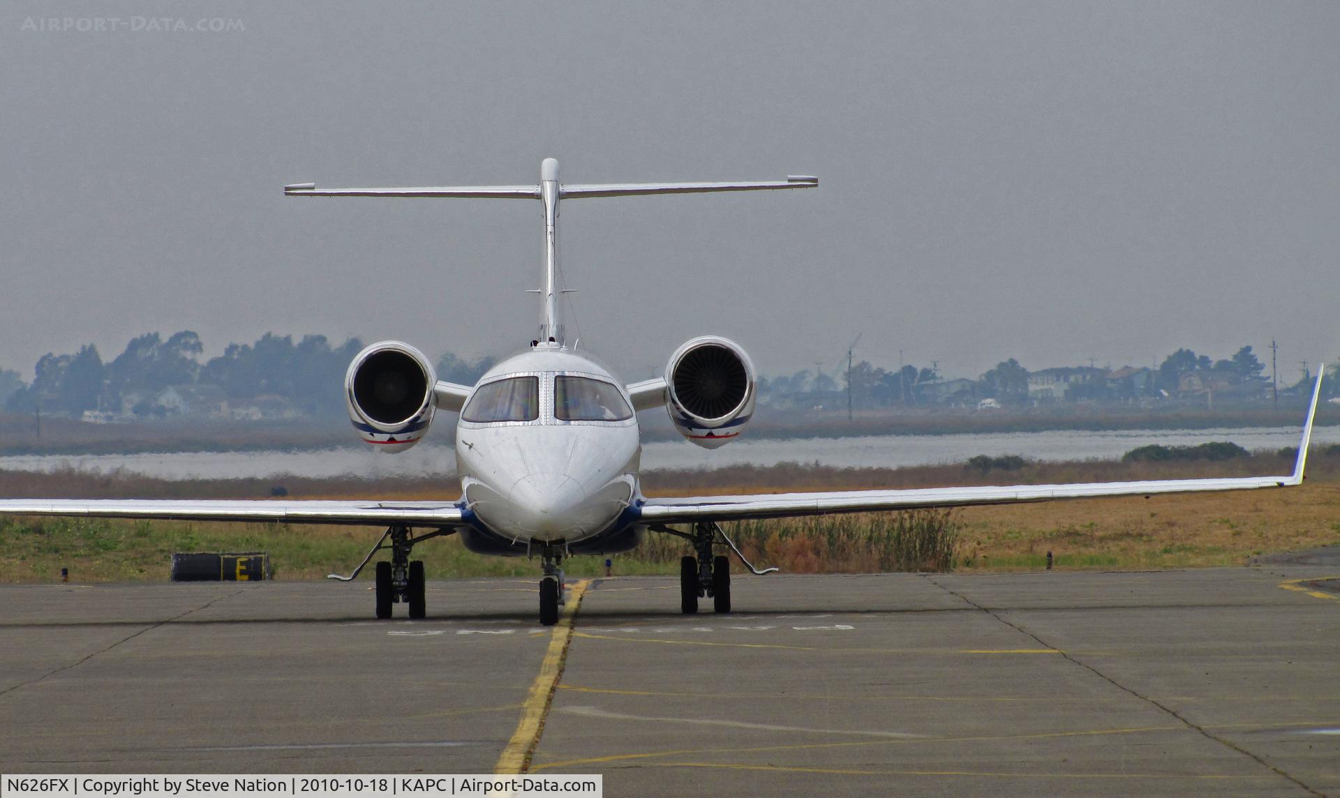 N626FX, Learjet Inc 45 C/N 2120, Head-on shot of FlexJets Learjet 45 arriving from KVNY (Van Nuys, CA) with Napa River in background