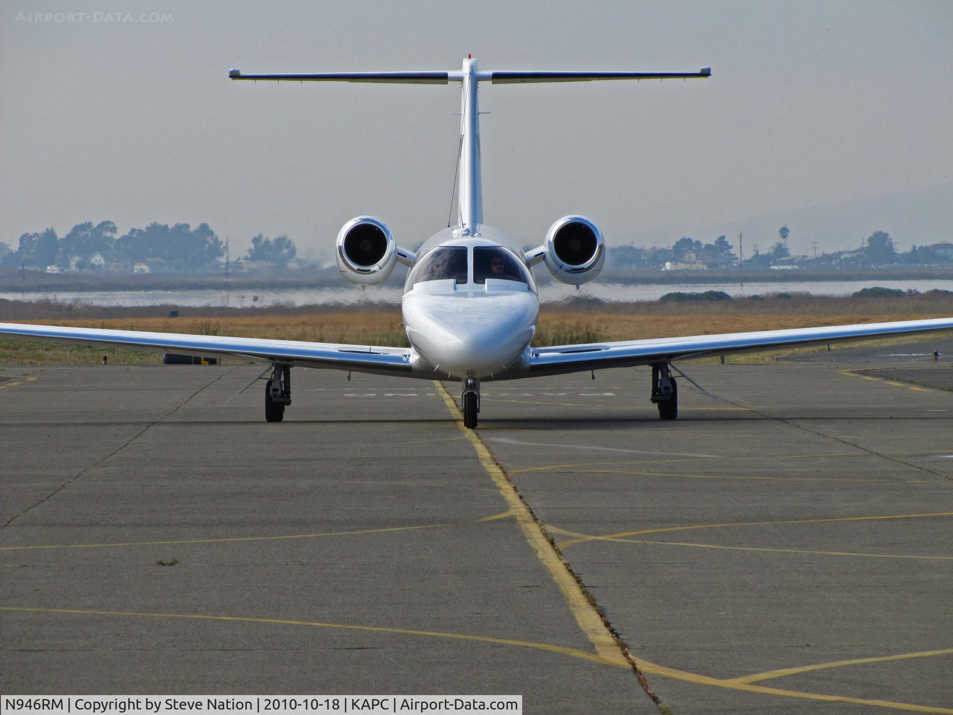 N946RM, 2004 Cessna 525B CitationJet CJ3 C/N 525B-0008, Head-on shot of Cessna Finance Corp. 2004 Cessna 525B arriving at Napa from KCOS (Colorado Springs, CO) - Napa River in background