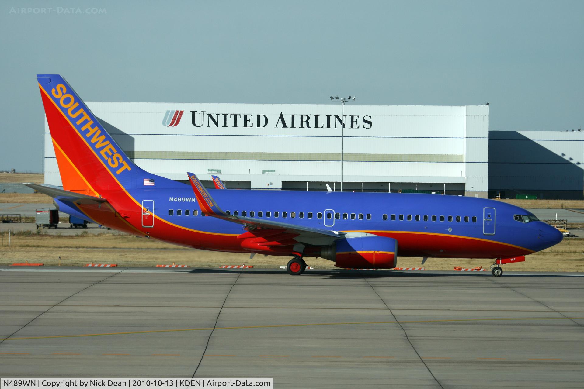 N489WN, 2004 Boeing 737-7H4 C/N 33855, KDEN