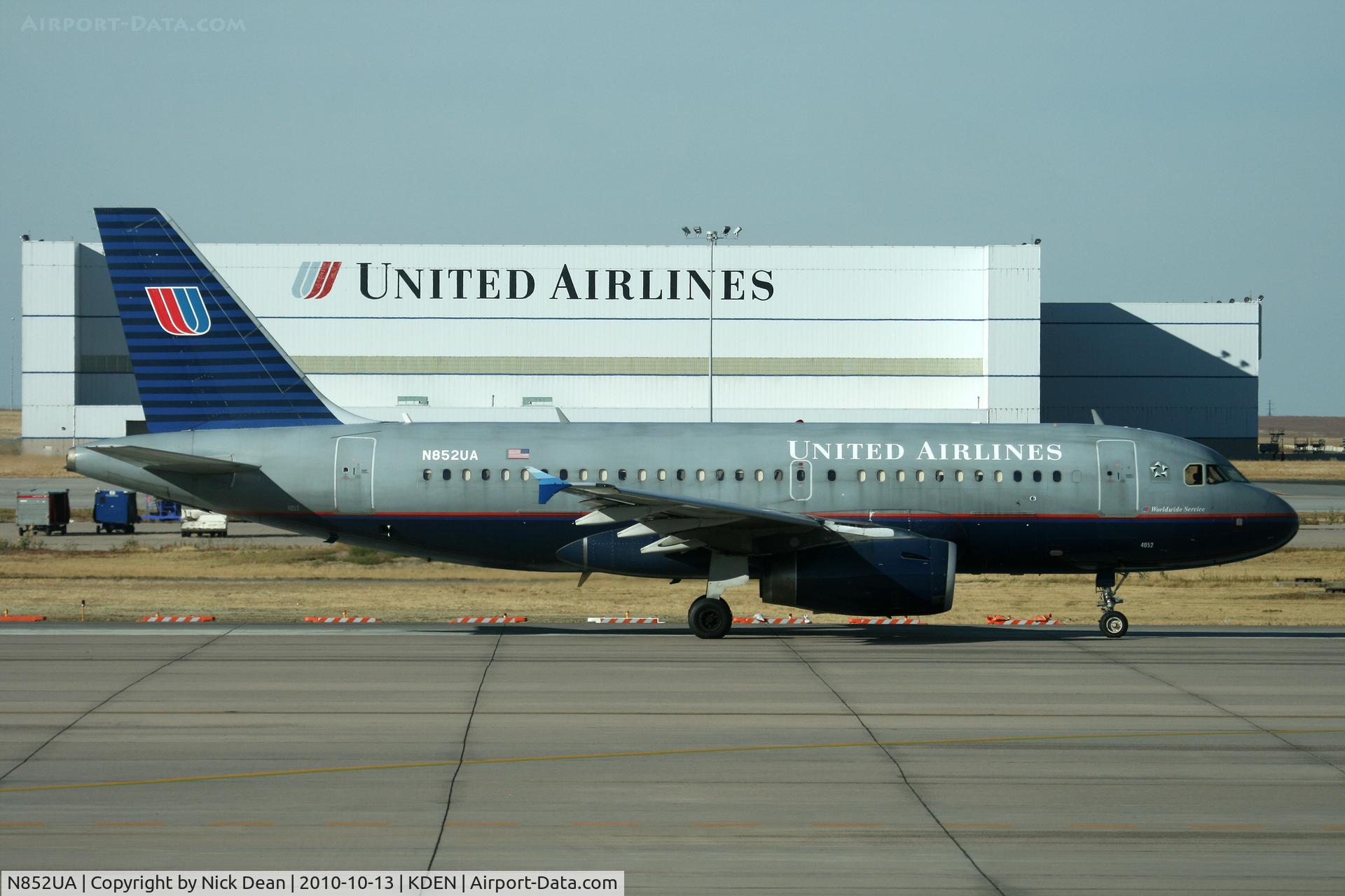 N852UA, 2002 Airbus A319-131 C/N 1671, KDEN