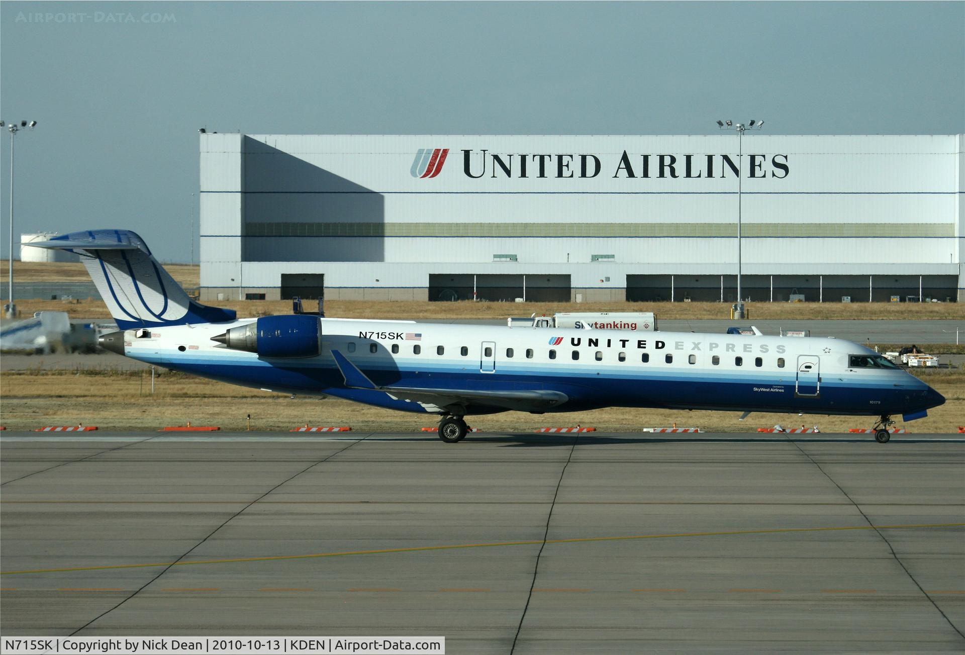 N715SK, 2004 Bombardier CRJ-700 (CL-600-2C10) Regional Jet C/N 10179, KDEN