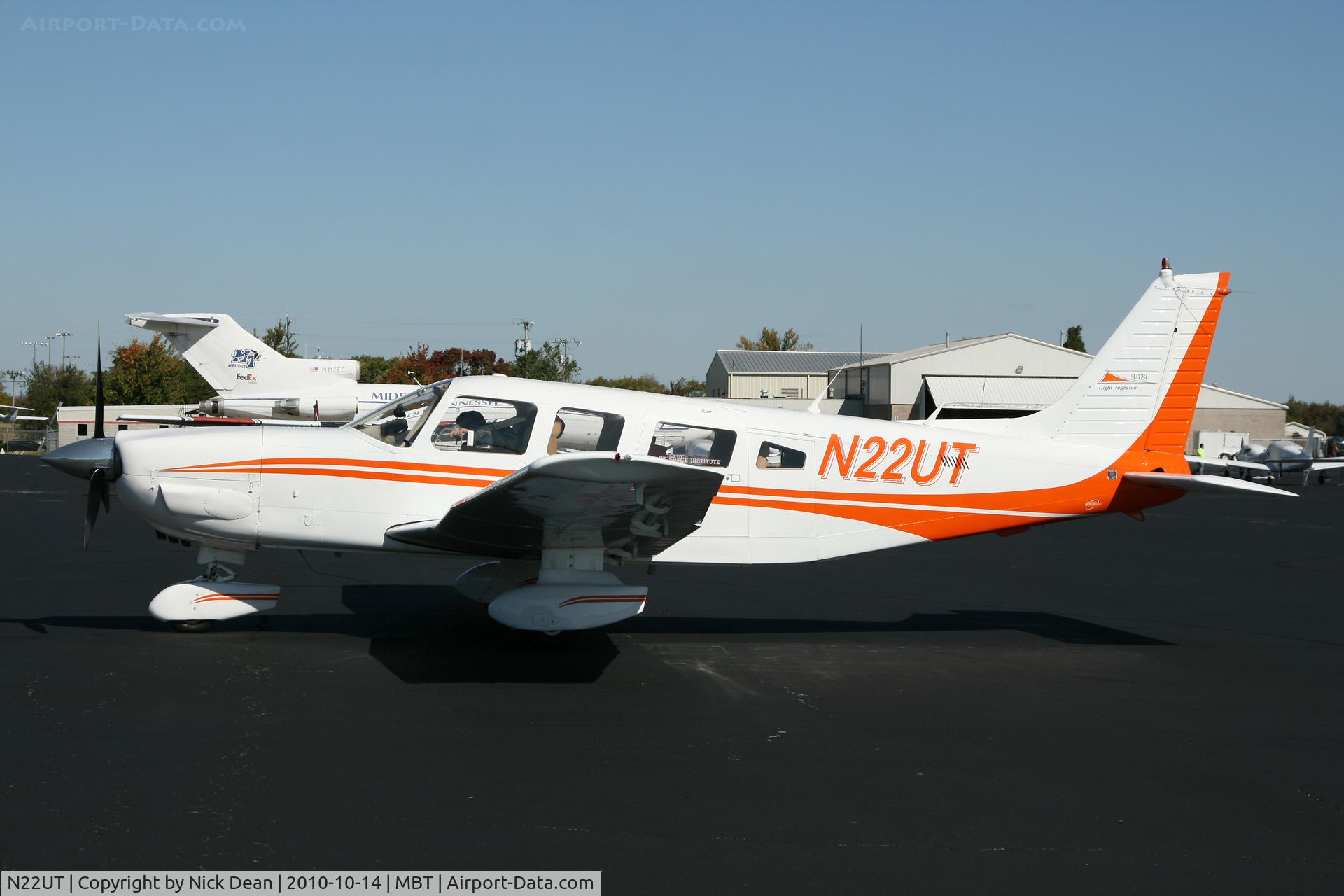 N22UT, 1981 Piper PA-32-301 Saratoga C/N 32-8106067, KMBT
