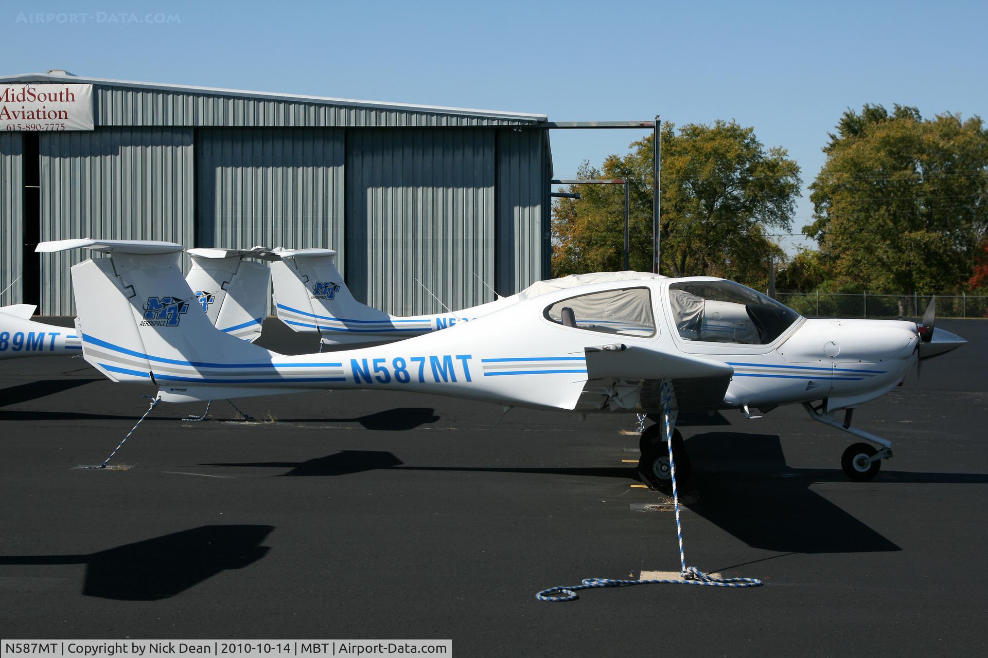 N587MT, Diamond DA-40 Diamond Star C/N 40.971, KMBT