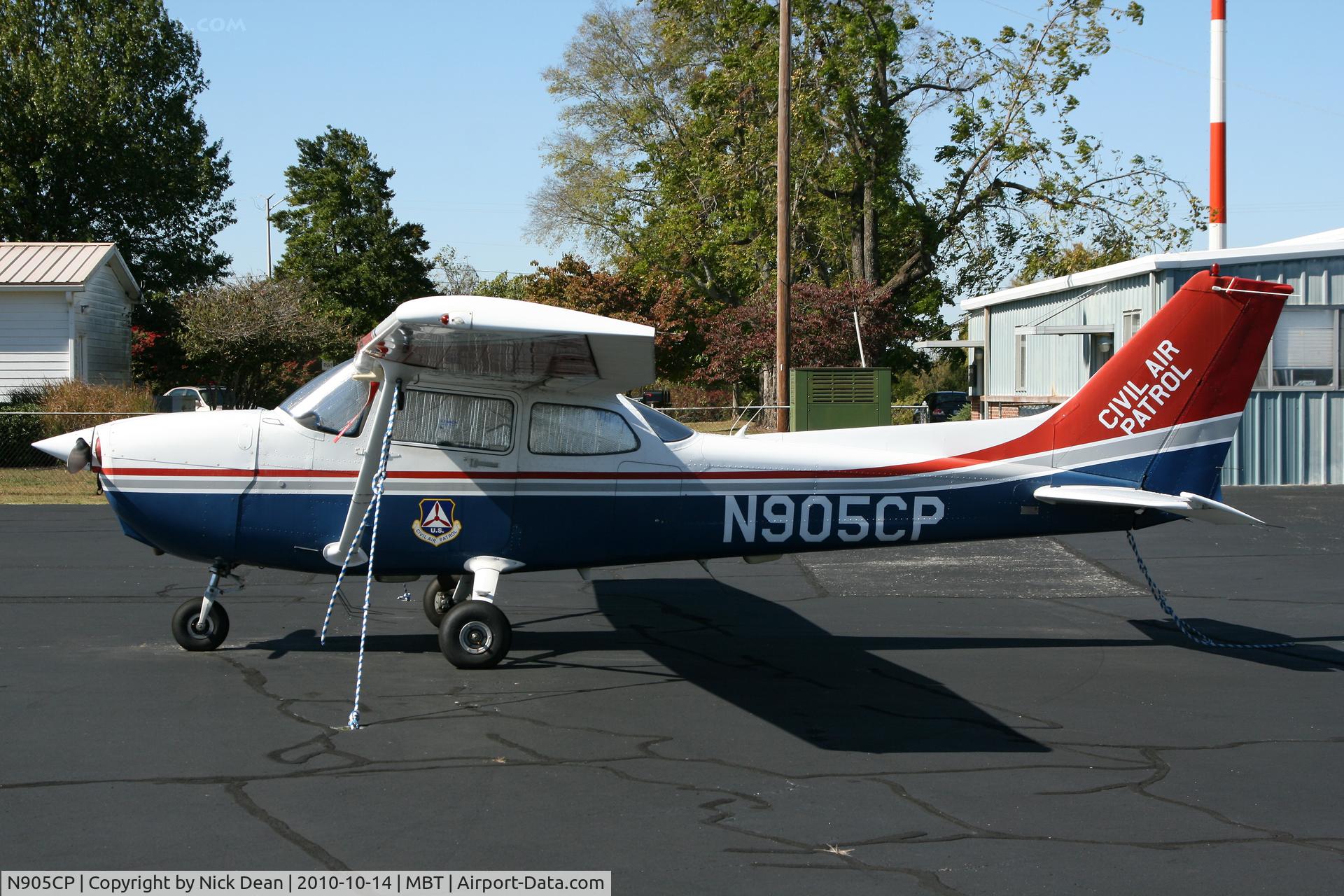 N905CP, 1999 Cessna 172S C/N 172S8329, KMBT